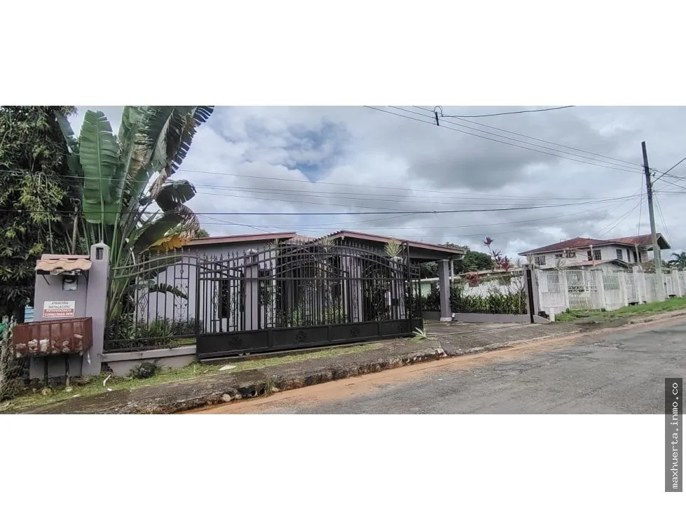 se vende hermosa casa EN REMATE  vista alegre arraijan
