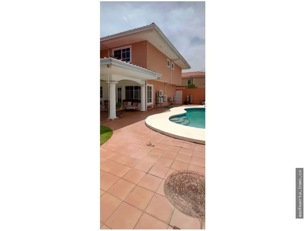 VENDO CASA EN PALMERAS - COSTA DEL ESTE
