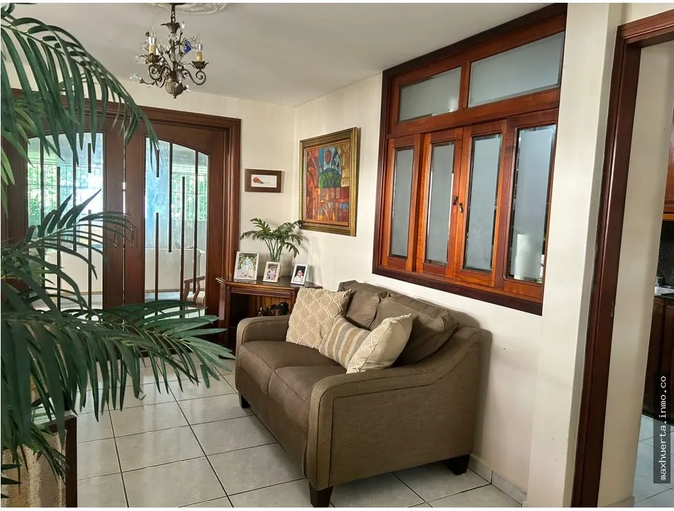 Venta de Casa - Condado del Rey - Negociable