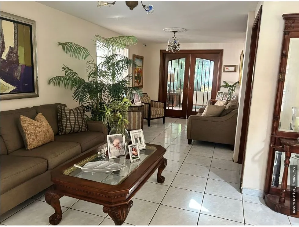 Venta de Casa - Condado del Rey - Negociable