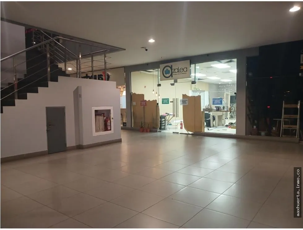SE ALQUILA LOCAL PB EN CENTENNIAL PLAZA  condado del rey