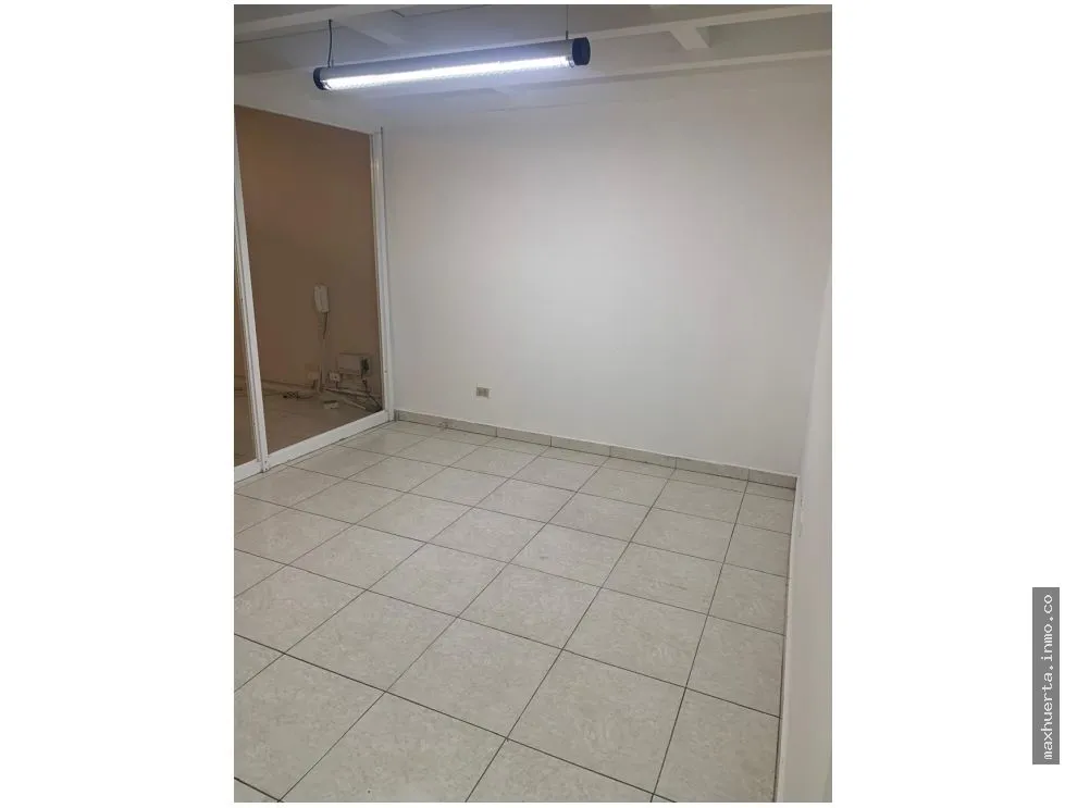 SE ALQUILA LOCAL EN CONDADO DEL REY