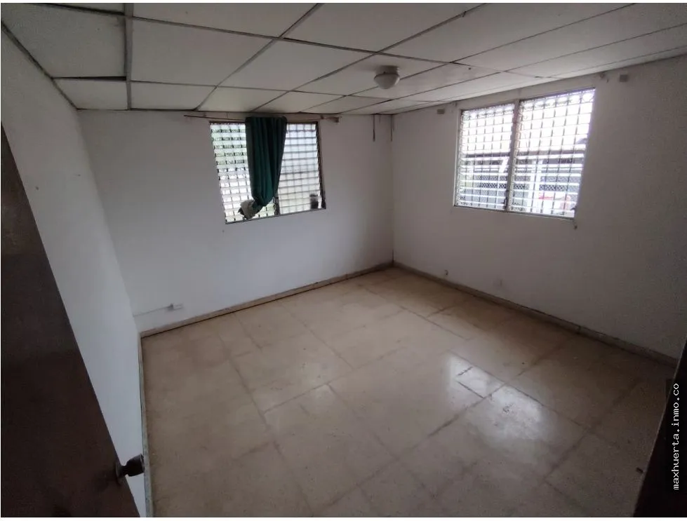 vendo enorme casa ALTOS DE VACAMONTE