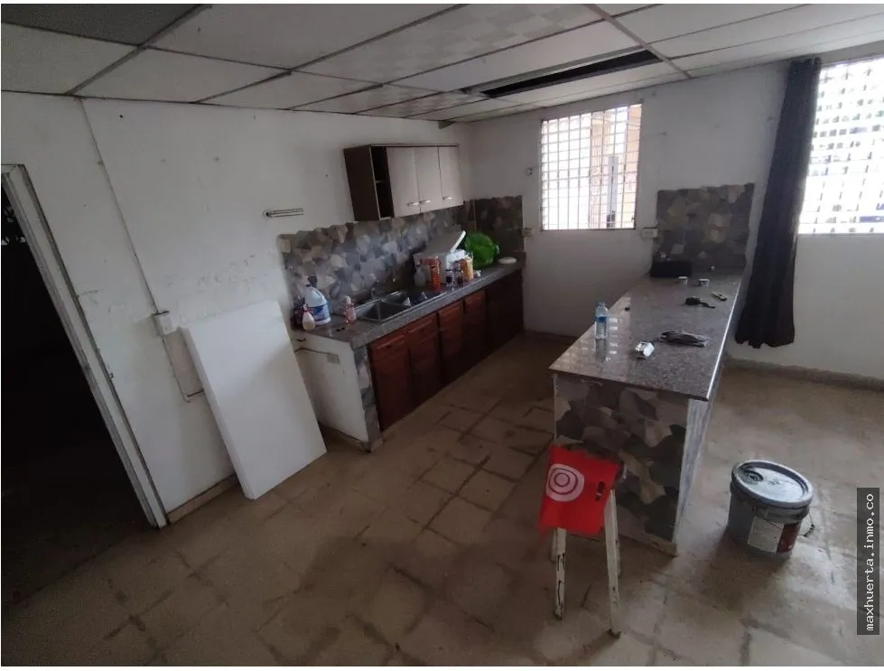 vendo enorme casa ALTOS DE VACAMONTE