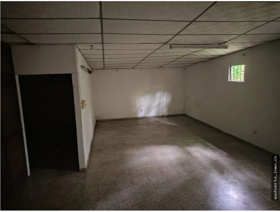 vendo enorme casa ALTOS DE VACAMONTE