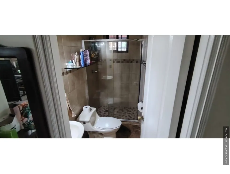 VENDO HERMOSA CASA EN ALTOS DE VACAMONTE