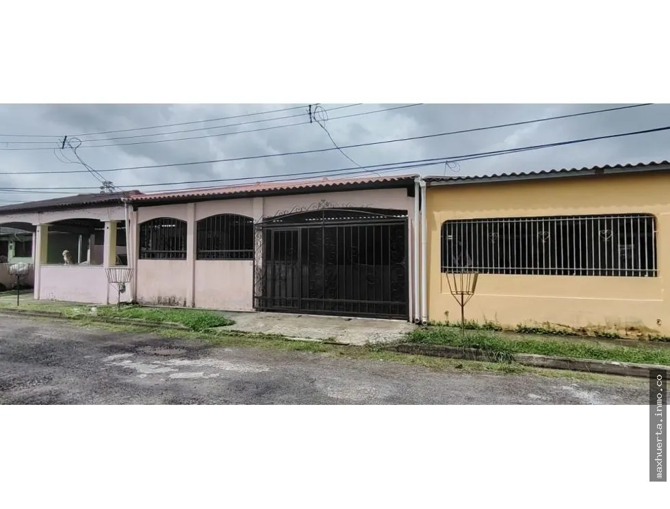 VENDO CASA EN LAS VILLAS DE ARRAIJAN