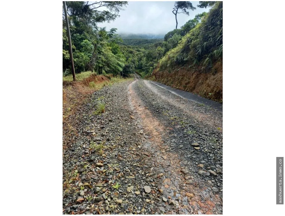SE VENDE TERRENO EN CERRO AZUL