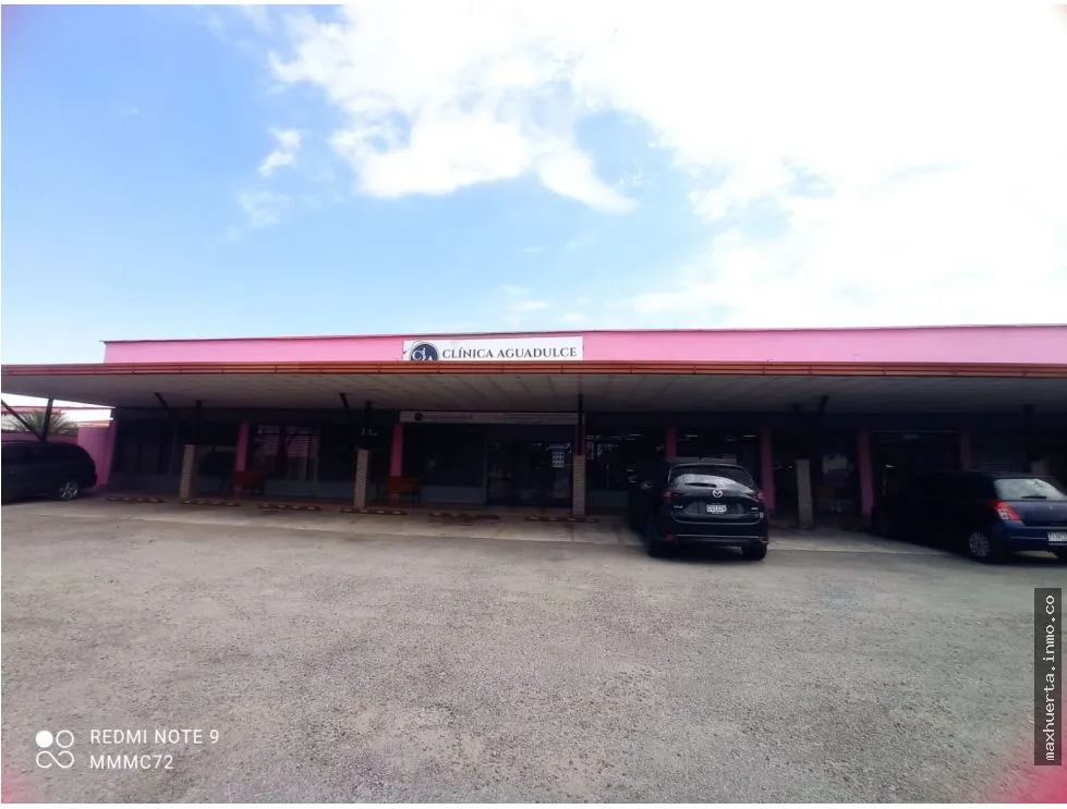 VENDO Plaza comercial en Aguadulce
