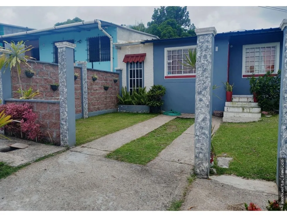VENDO  CASA EN LA ESTANCIA