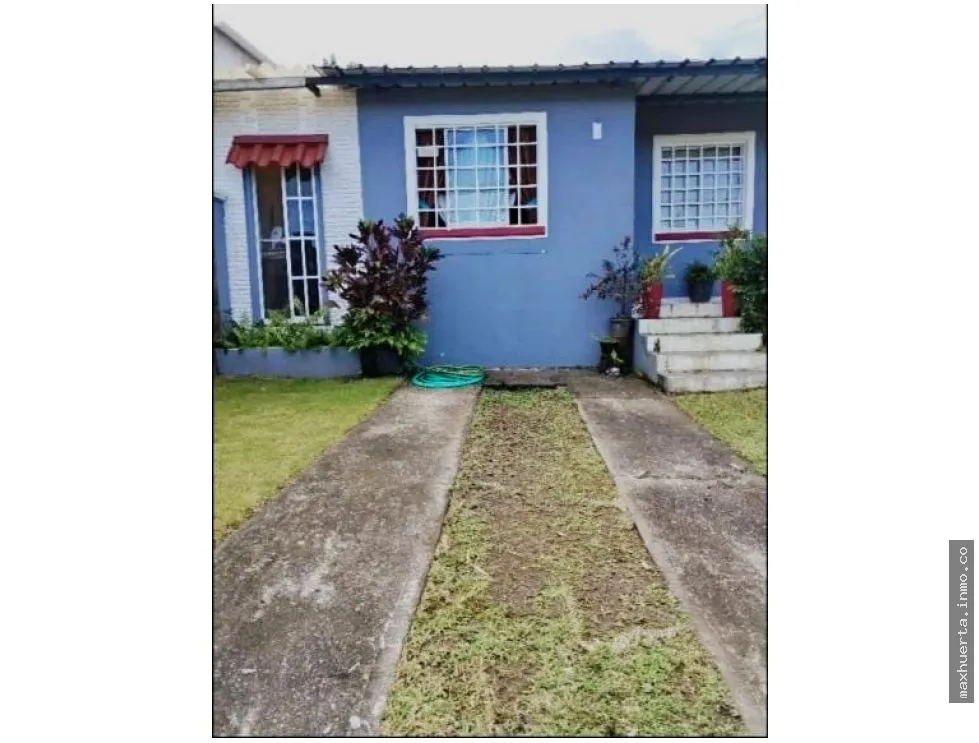 VENDO  CASA EN LA ESTANCIA