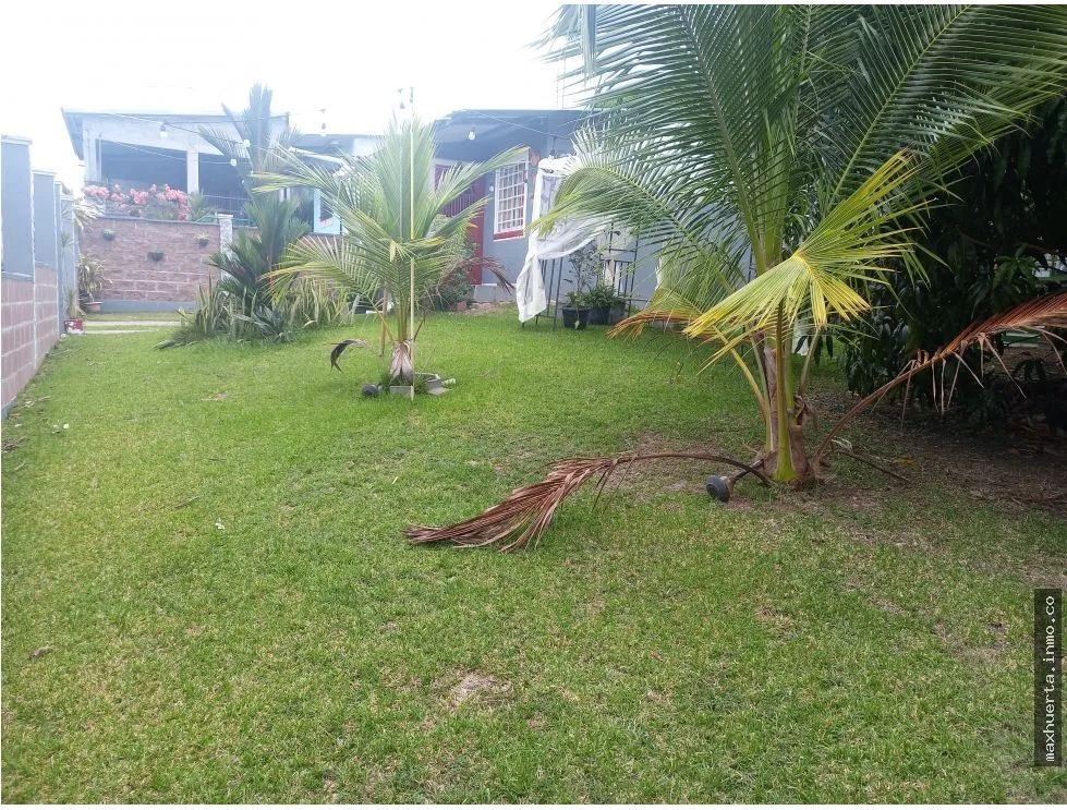 VENDO  CASA EN LA ESTANCIA