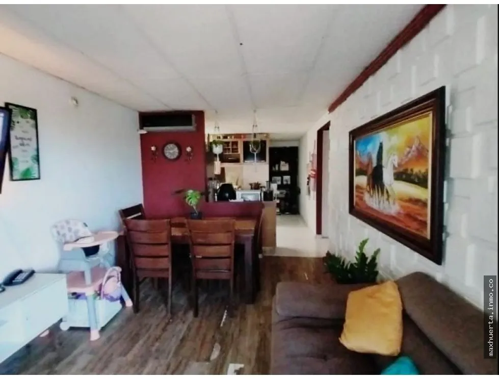 VENDO  CASA EN LA ESTANCIA