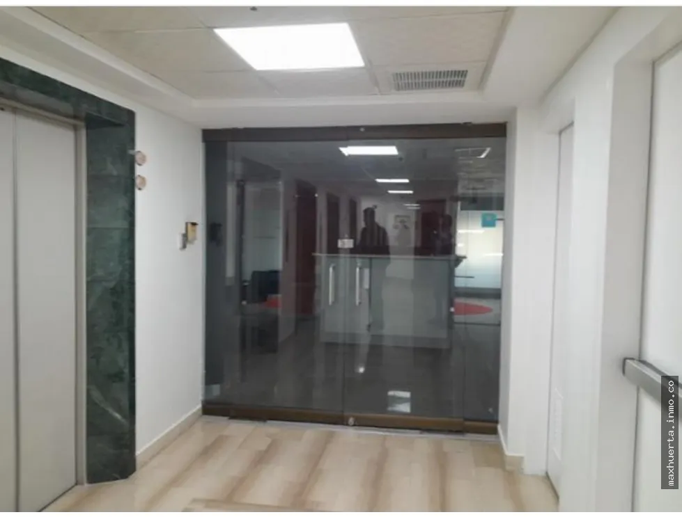 Venta oficina en Torre World Trade Center Marbella