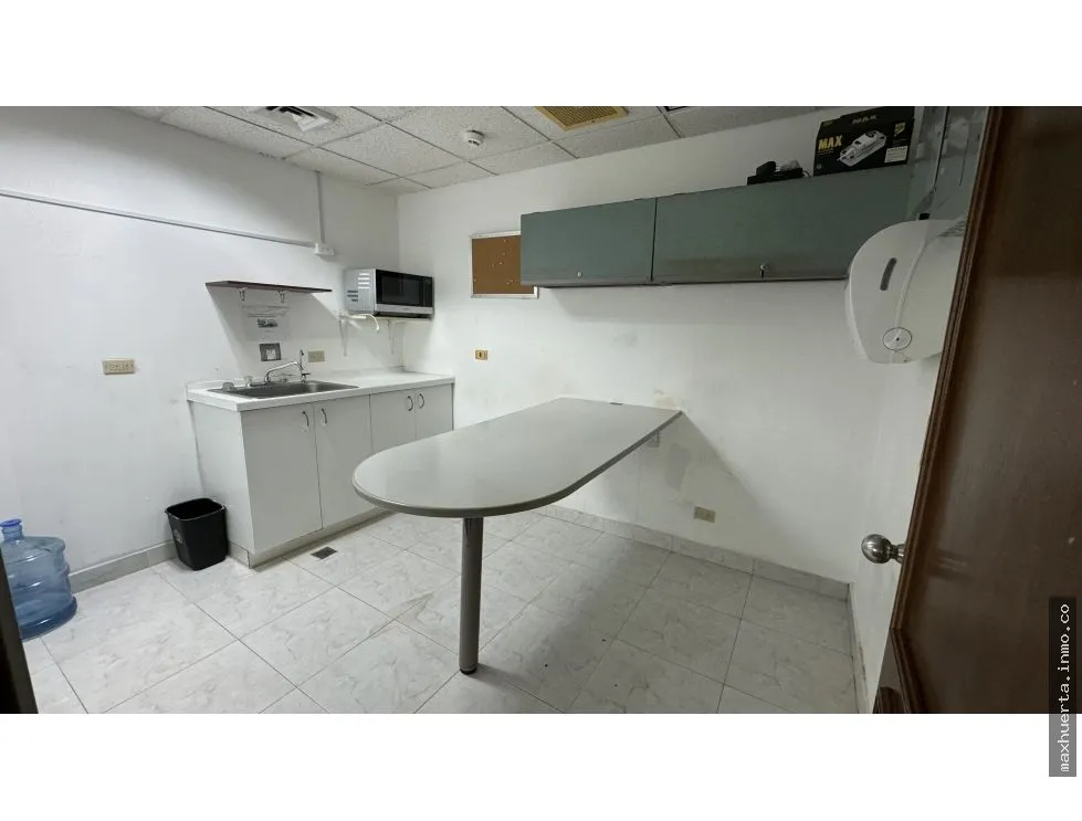 Venta oficina en Torre World Trade Center Marbella