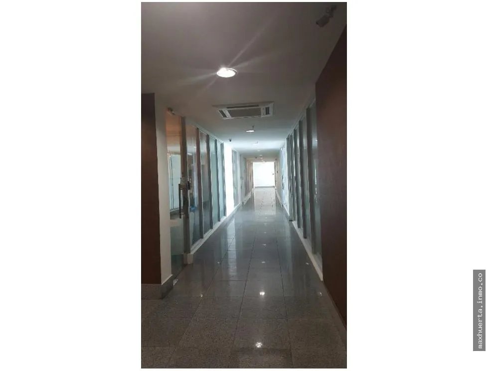 Alquiler Oficina en Costa del este PH Top Towers (NEB 10034)