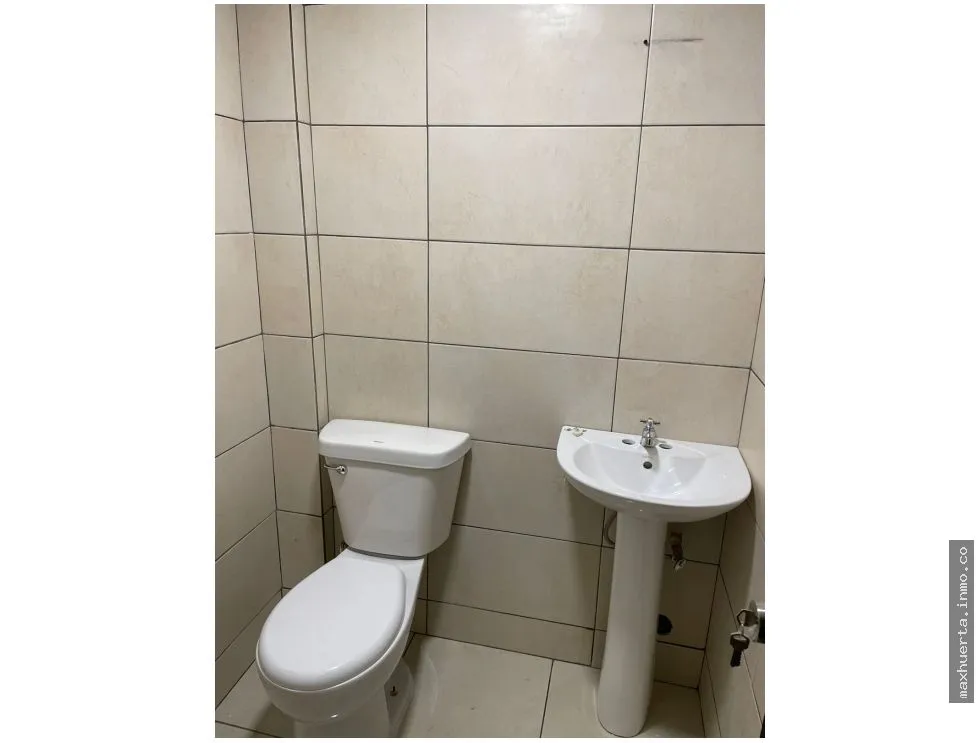 Venta de local comercial en Plaza Carolina, Juan Díaz NEB-10983