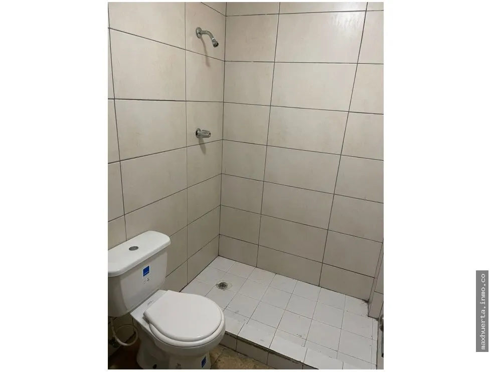 Venta de local comercial en Plaza Carolina, Juan Díaz NEB-10983