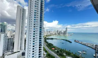 APARTMENT FOR SALE IN PH YACHT CLUB, AV. BALBOA