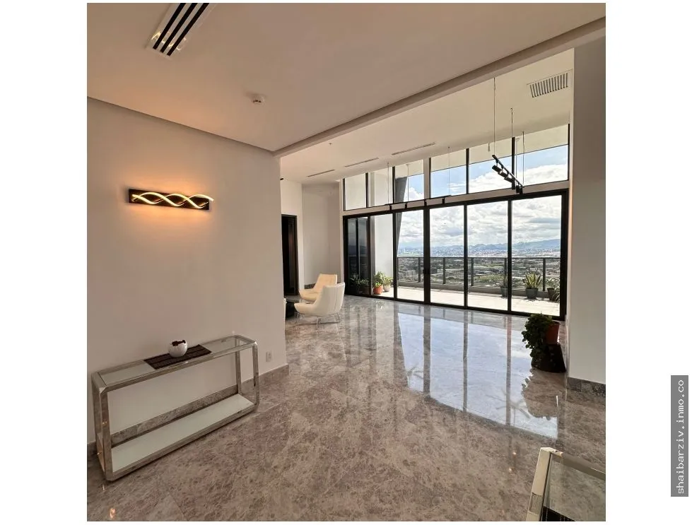 SE VENDE BELLO PENTHOUSE EN EMPIRE, SANTA MARÍA
