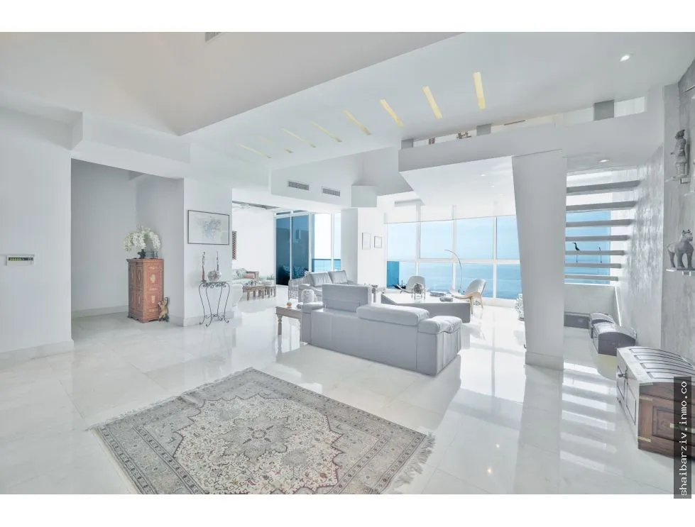 SE VENDE BELLO APARTAMENTO EN PRIMERA LÍNEA DE COSTA DEL ESTE