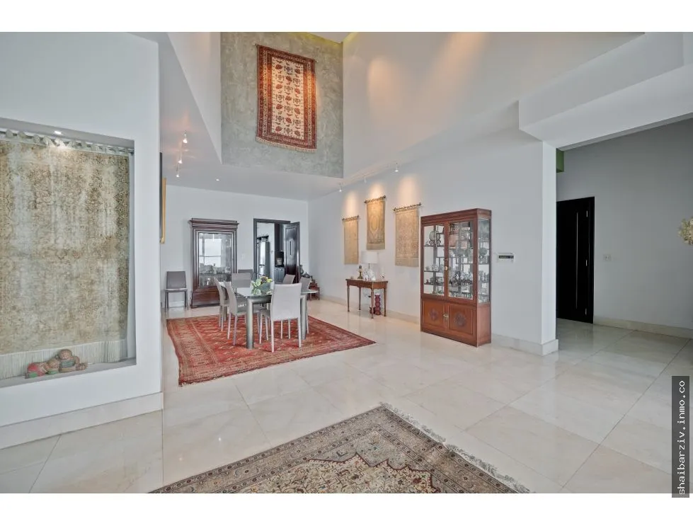 SE VENDE BELLO APARTAMENTO EN PRIMERA LÍNEA DE COSTA DEL ESTE
