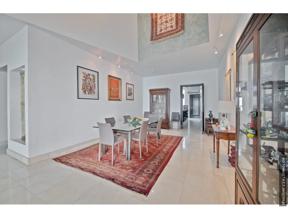 SE VENDE BELLO APARTAMENTO EN PRIMERA LÍNEA DE COSTA DEL ESTE