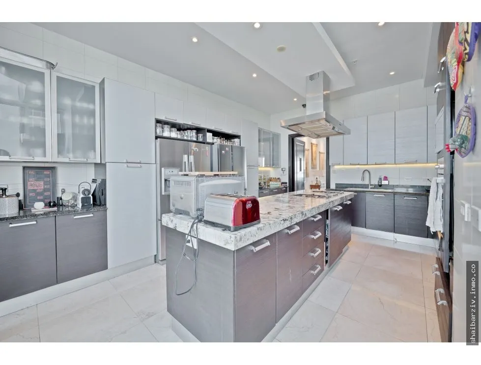 SE VENDE BELLO APARTAMENTO EN PRIMERA LÍNEA DE COSTA DEL ESTE