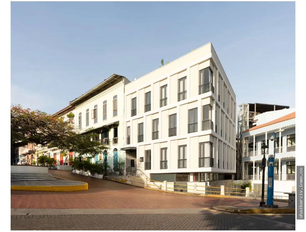 Commercial Spaces for Rent in Plazuela Alfaro, Historic District!