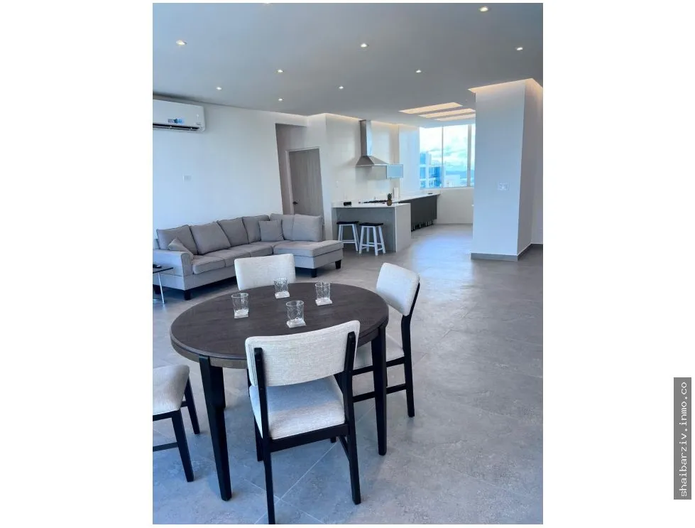 APARTMENT FOR SALE ON AV. BALBOA, PH MARINA PARK