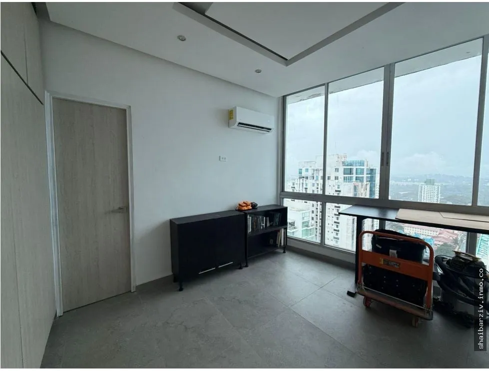 APARTMENT FOR SALE ON AV. BALBOA, PH MARINA PARK