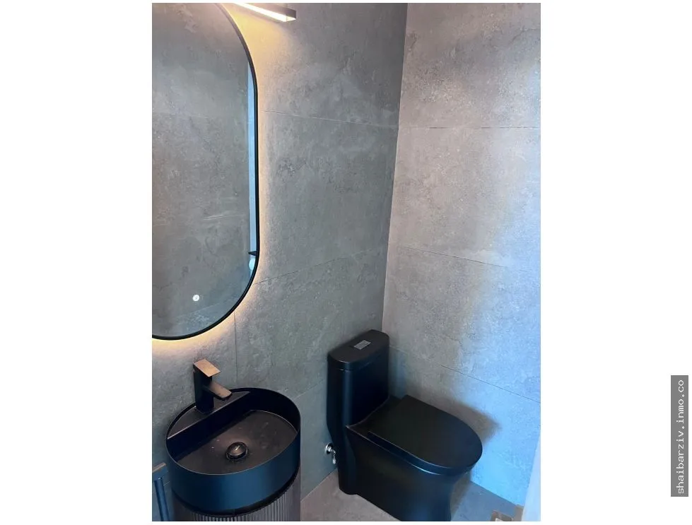 APARTMENT FOR SALE ON AV. BALBOA, PH MARINA PARK