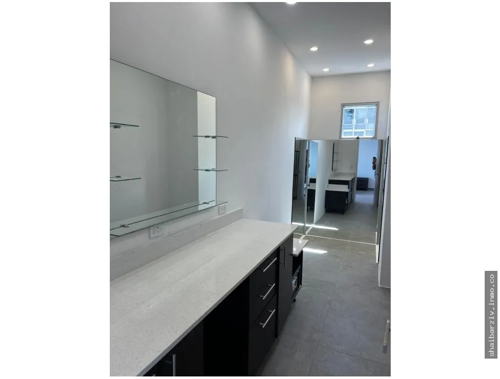 APARTMENT FOR SALE ON AV. BALBOA, PH MARINA PARK