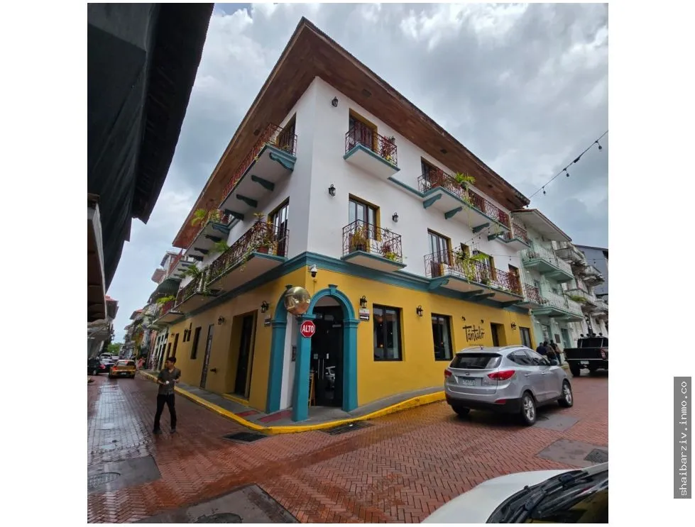 BUILDING FOR SALE IN CASCO ANTIGUO, CASA TÁNTALO, SALE-LEASEBACK