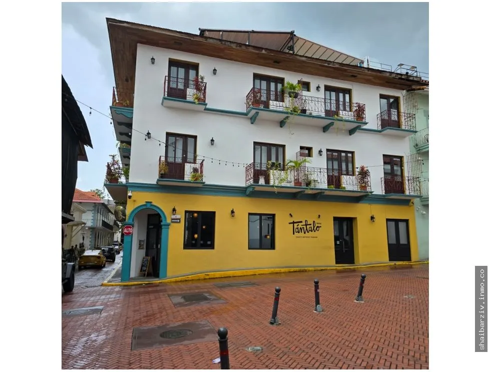 BUILDING FOR SALE IN CASCO ANTIGUO, CASA TÁNTALO, SALE-LEASEBACK