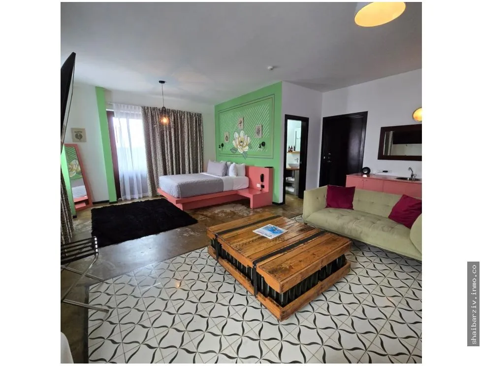 BUILDING FOR SALE IN CASCO ANTIGUO, CASA TÁNTALO, SALE-LEASEBACK