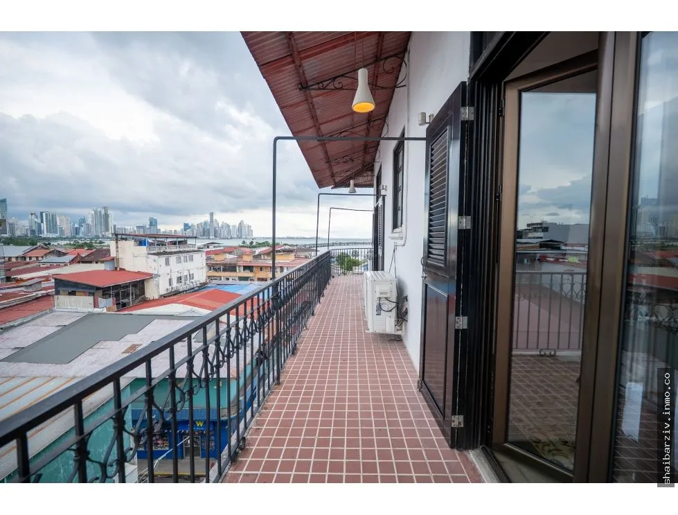 Building for Sale in Casco Antiguo, Donovan