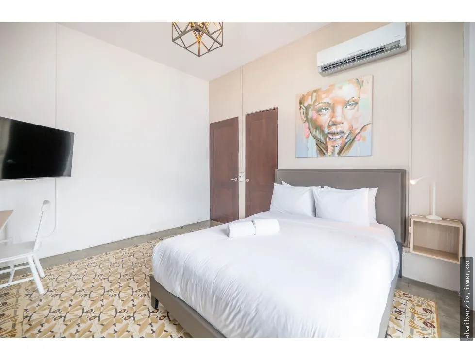 Building for Sale in Casco Antiguo, Donovan