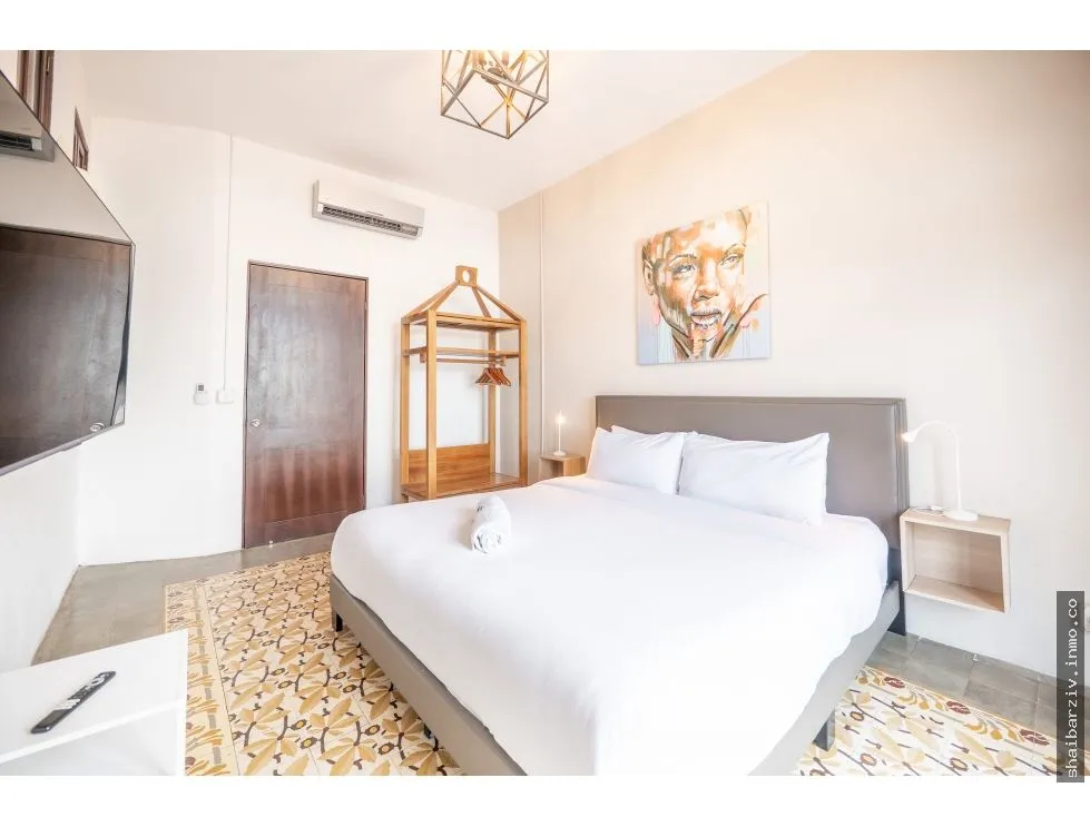 Building for Sale in Casco Antiguo, Donovan