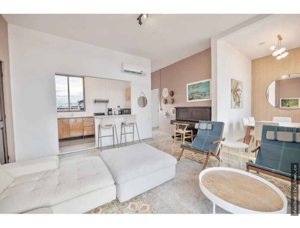 Building for Sale in Casco Antiguo, Donovan