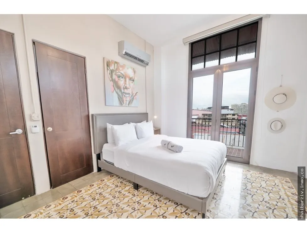 Building for Sale in Casco Antiguo, Donovan