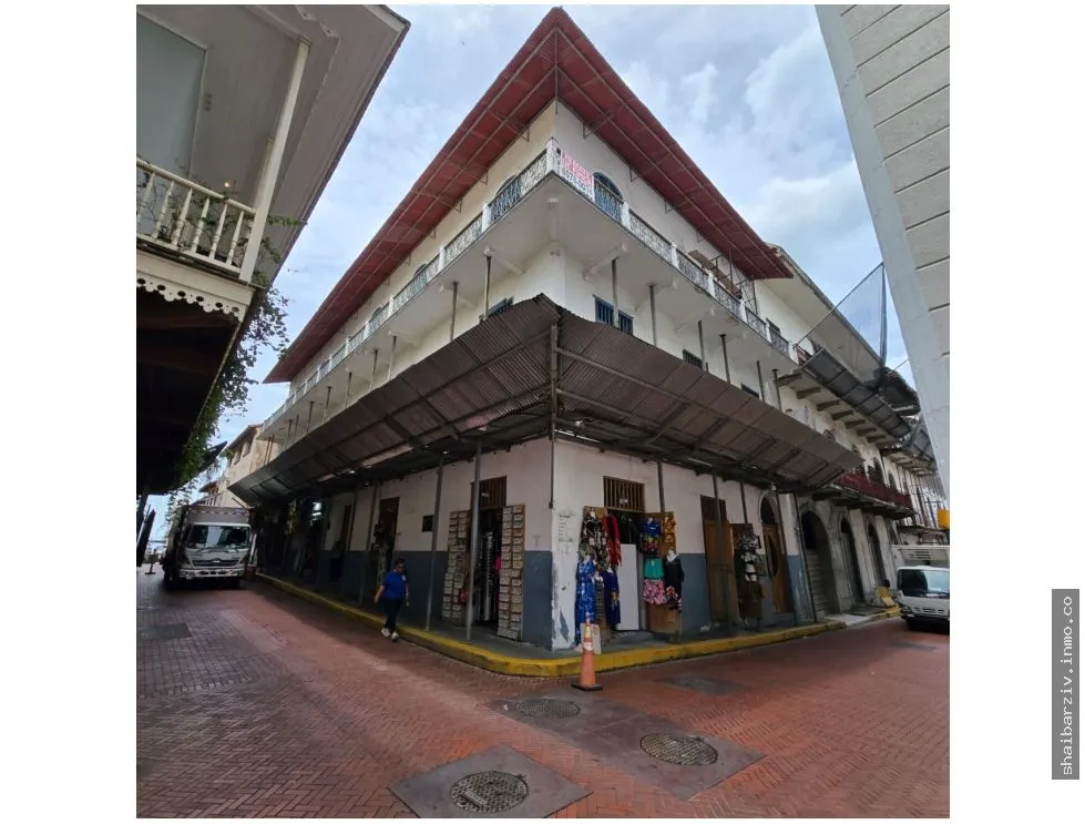 BUILDING FOR SALE IN CASCO ANTIGUO, CASA LOEW