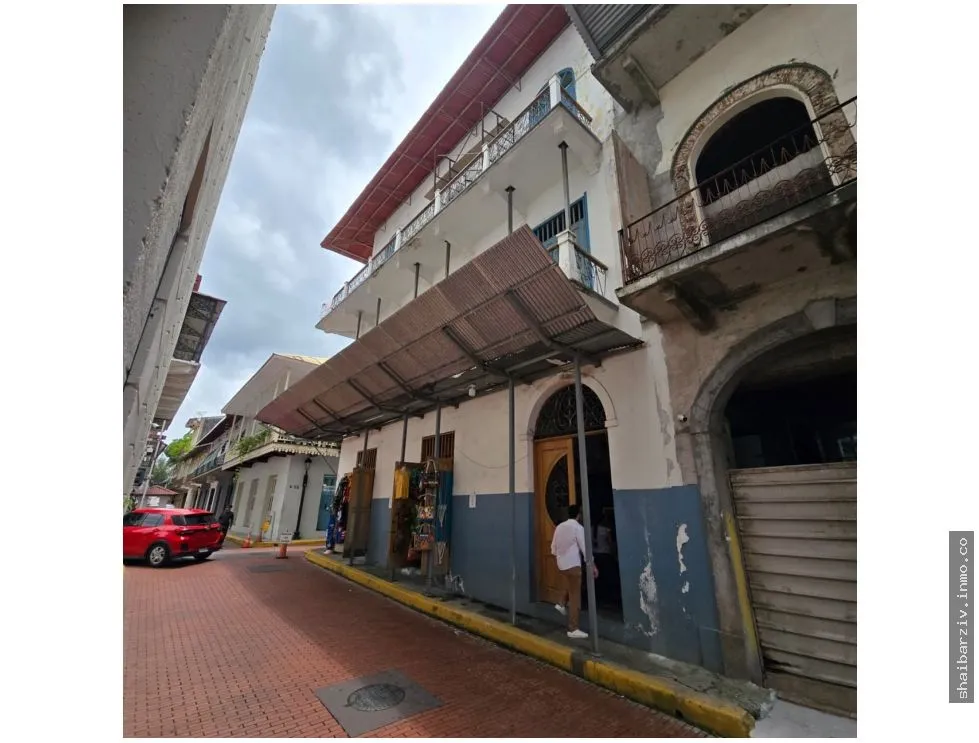 BUILDING FOR SALE IN CASCO ANTIGUO, CASA LOEW