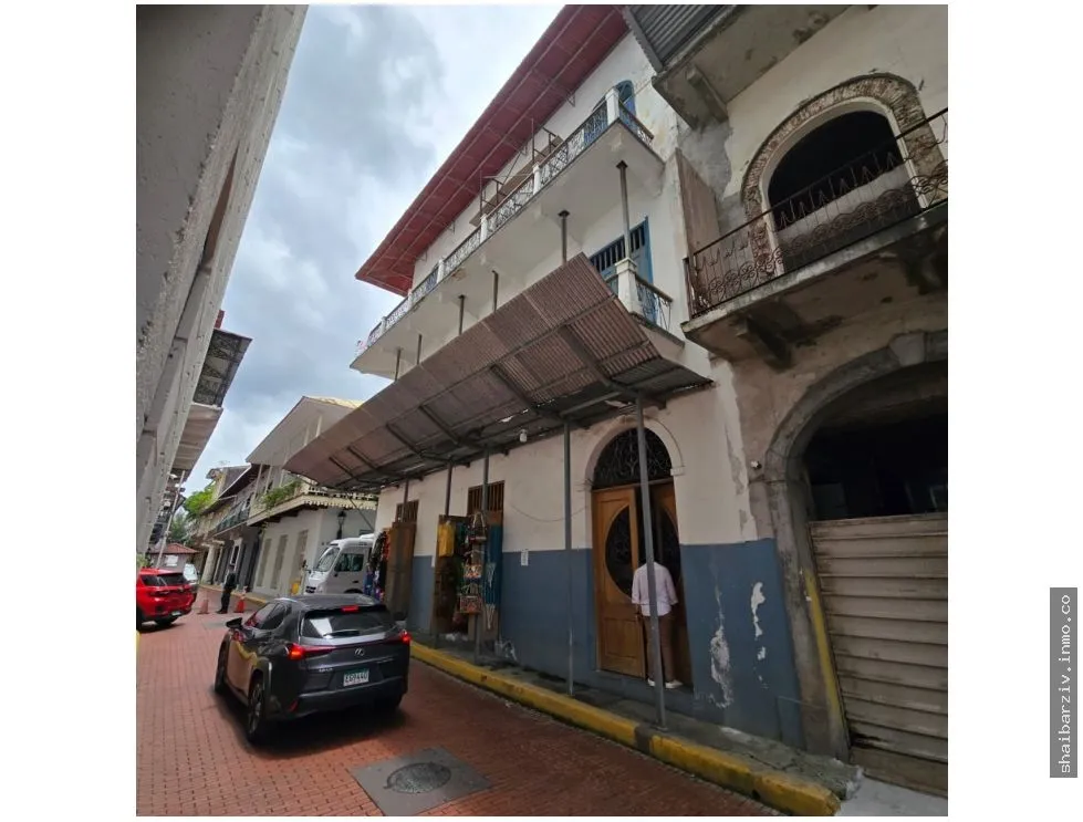 BUILDING FOR SALE IN CASCO ANTIGUO, CASA LOEW
