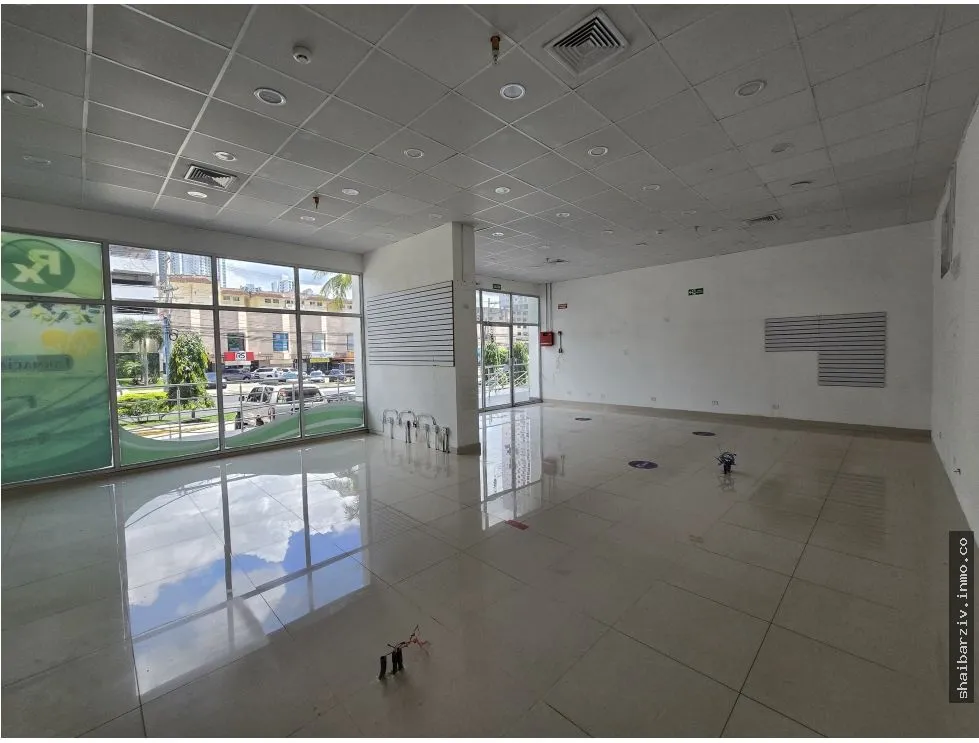 TWO INTEGRATED COMMERCIAL SPACES FOR SALE ON VÍA ESPAÑA