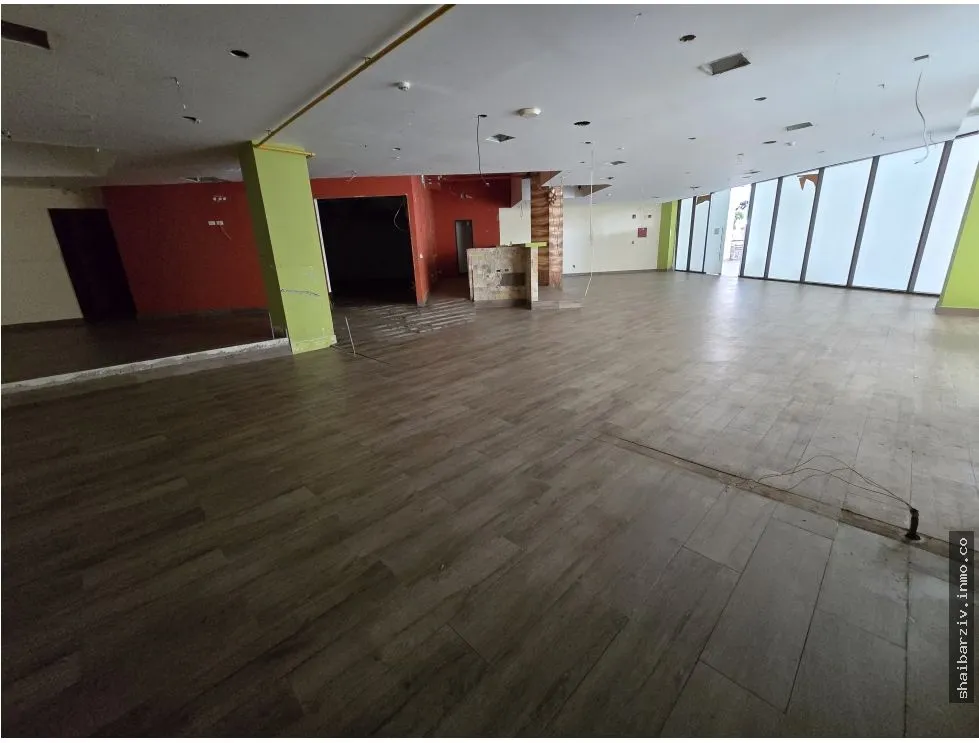 Espace commercial à Santa Maria à louer