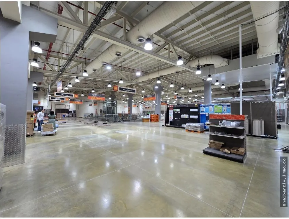 COMMERCIAL SPACE FOR RENT AT SANTA MARÍA PLAZA