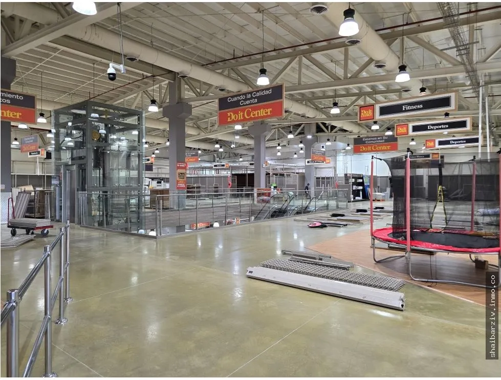 COMMERCIAL SPACE FOR RENT AT SANTA MARÍA PLAZA