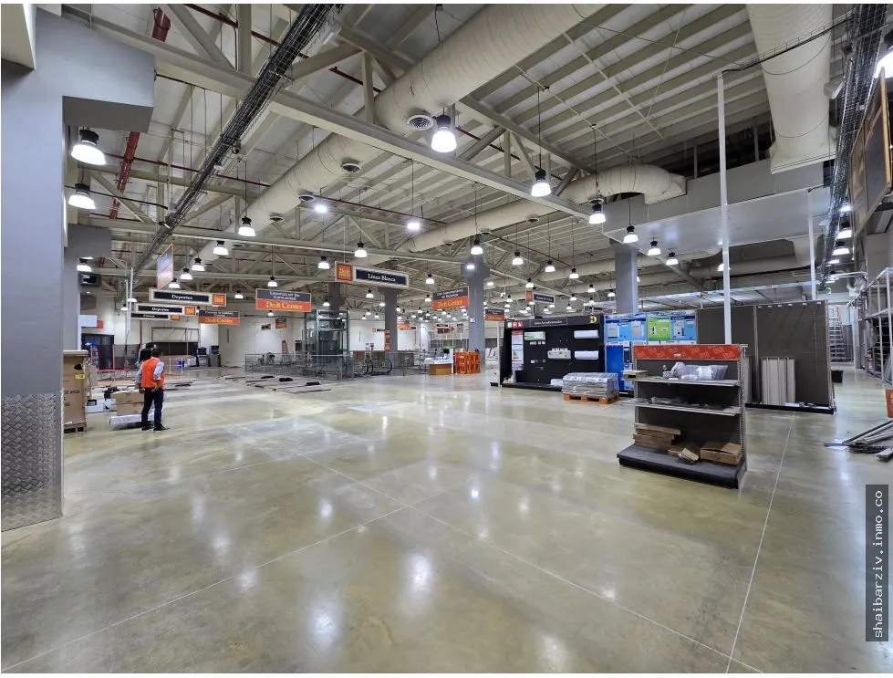 COMMERCIAL SPACE FOR RENT AT SANTA MARÍA PLAZA