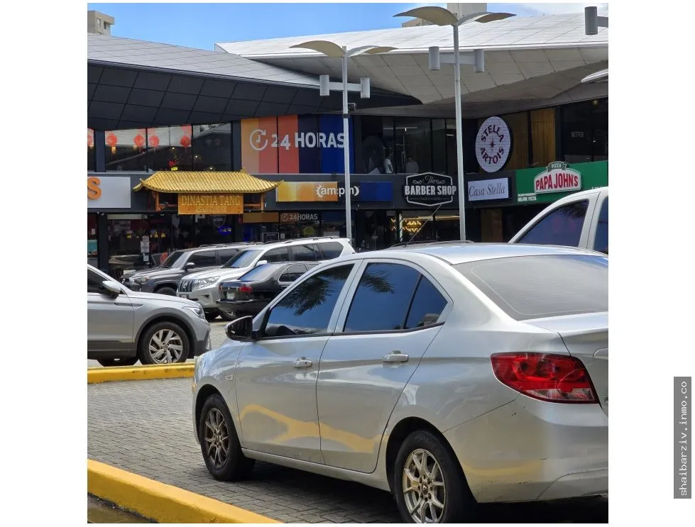 COMMERCIAL PLAZA FOR SALE WITH EXCELLENT RENTAL INCOME POTENTIAL
